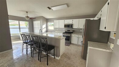 1610 Bondurant Way in Brandon, FL - Building Photo - Building Photo