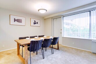 2111 Richmond Hwy in Arlington, VA - Building Photo - Building Photo