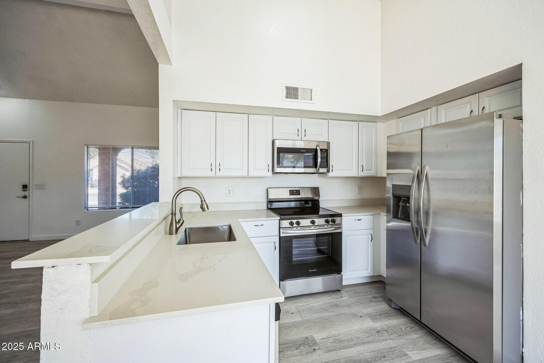 5233 W Voltaire Dr in Glendale, AZ - Building Photo