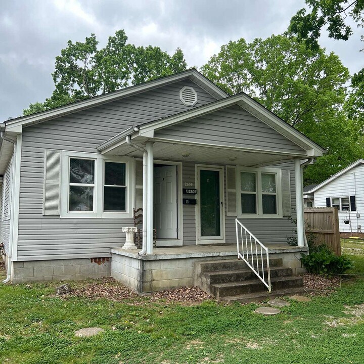2509 Richard St in Hopkinsville, KY - Building Photo