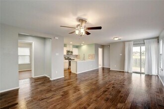 261 New Bridge Dr in Kyle, TX - Building Photo - Building Photo