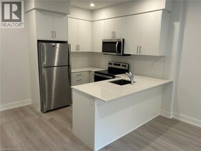 1100 Lackner Pl in Kitchener, ON - Building Photo - Building Photo