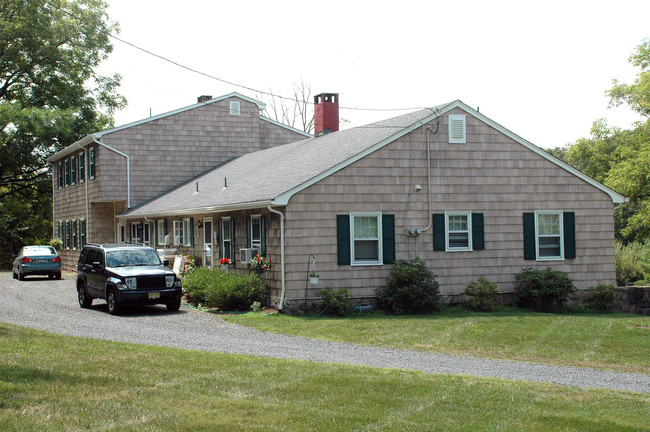 7 Farm Cottage Rd in Gladstone, NJ - Building Photo - Building Photo