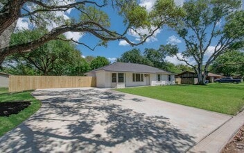 624 Willow Ln in Eagle Lake, TX - Building Photo - Building Photo