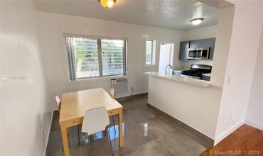 745 83rd St-Unit -1 in Miami Beach, FL - Foto de edificio - Building Photo