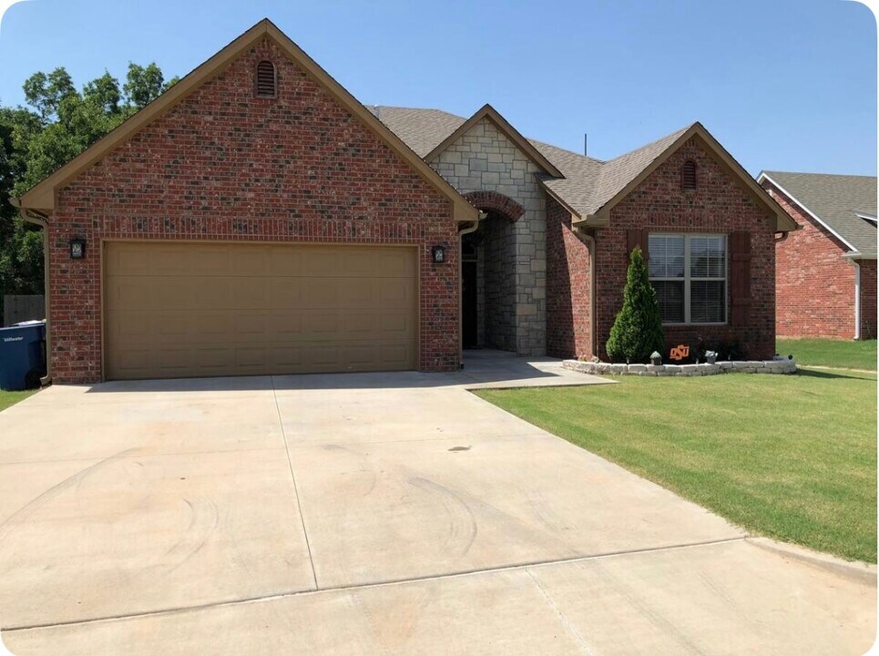 1311 W 14th Ave in Stillwater, OK - Building Photo