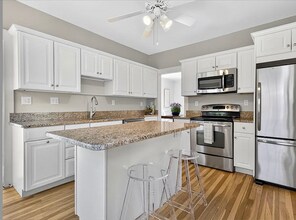 39R Twitchell St in Wellesley, MA - Building Photo - Building Photo