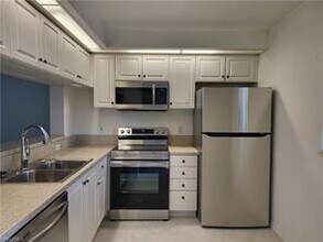 17132 Ravens Roost-Unit -9 in Ft. Myers, FL - Building Photo - Building Photo