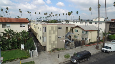 215 S Normandie Ave in Los Angeles, CA - Building Photo - Other