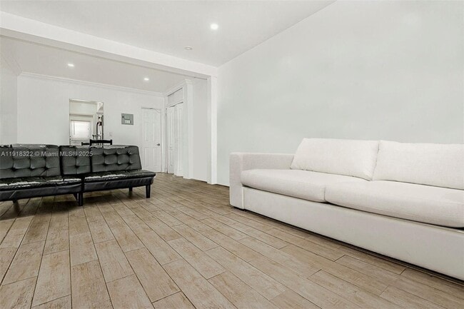 719 Euclid Ave in Miami Beach, FL - Building Photo - Building Photo