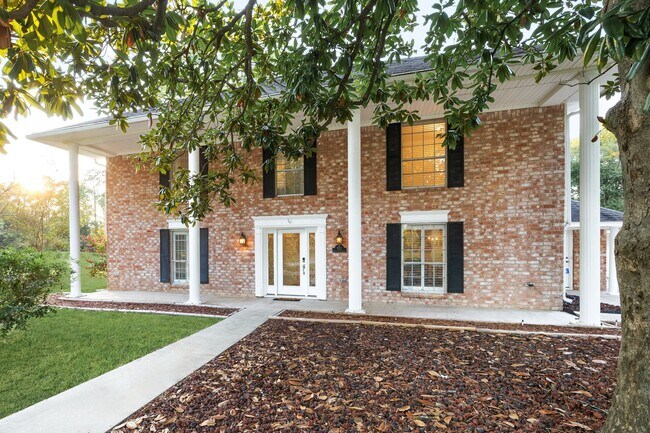 property at 522 River Plantation Dr