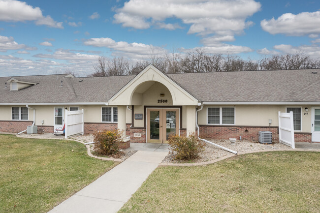 Luther Woods Apartments in Toledo, OH - Building Photo - Building Photo