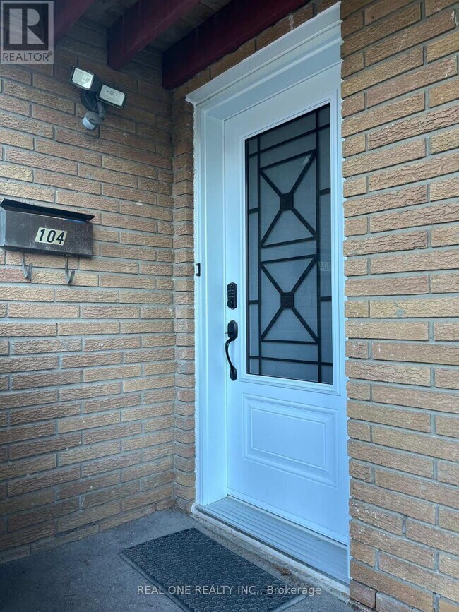 104 Mentor Blvd in Toronto, ON - Building Photo - Building Photo