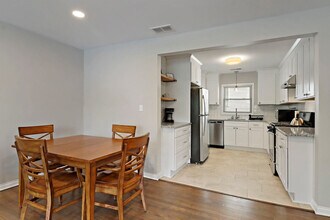 1428 North Ave in Waukegan, IL - Building Photo - Building Photo