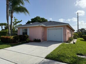 112 Sunset Blvd in Boynton Beach, FL - Building Photo - Building Photo