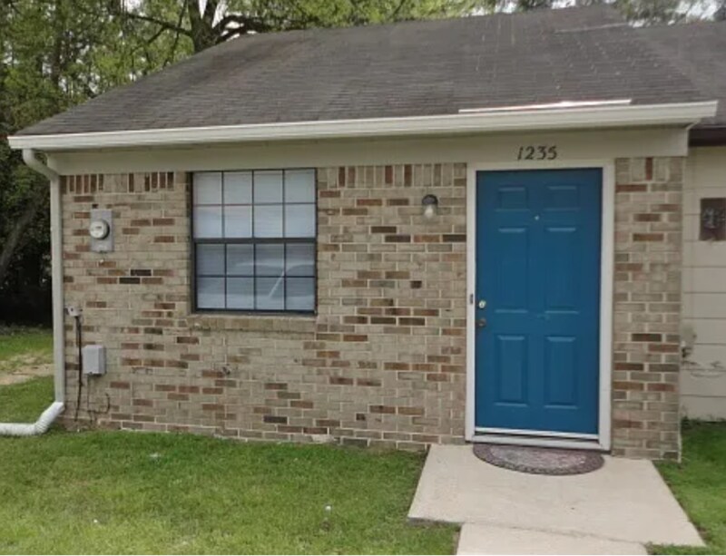 1235 Continental Ct in Tallahassee, FL - Building Photo
