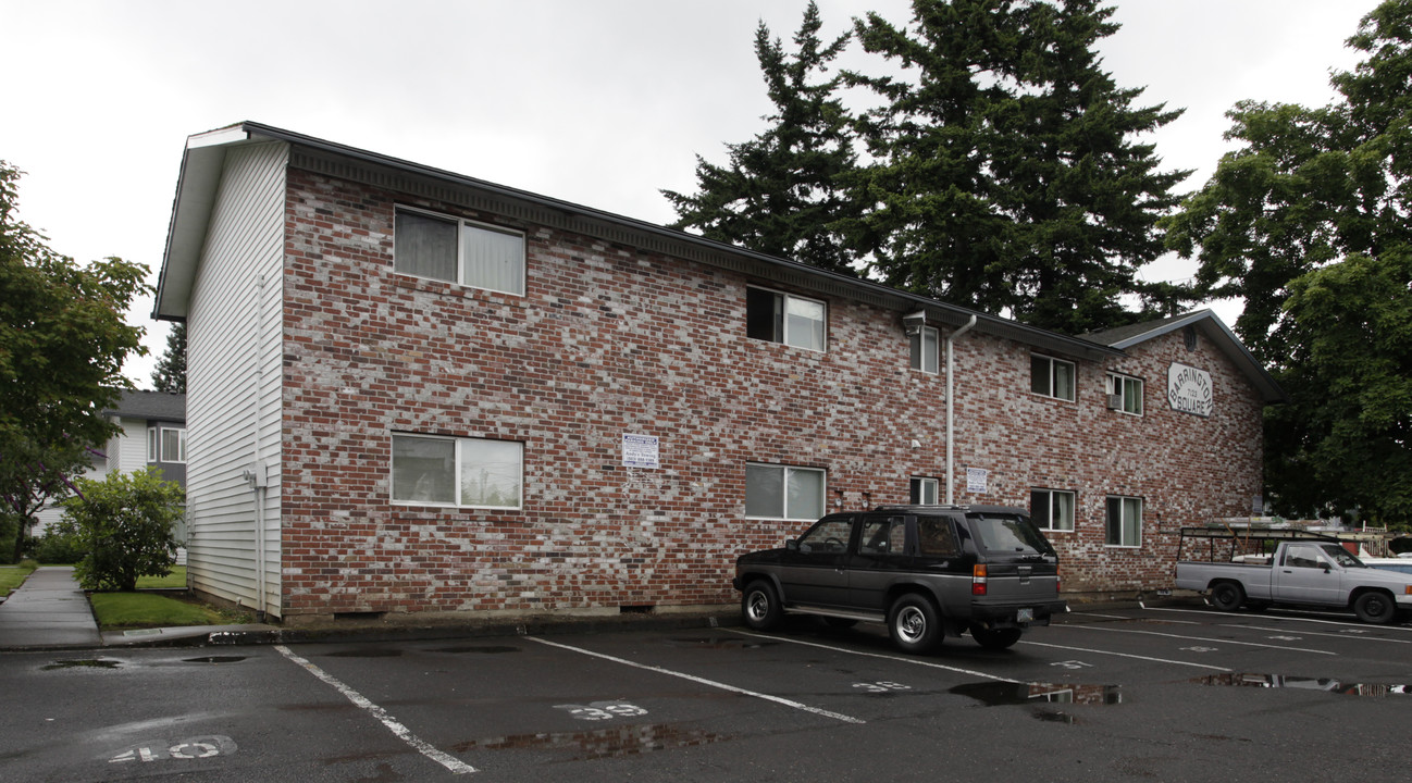 Barrington Square in Portland, OR - Building Photo