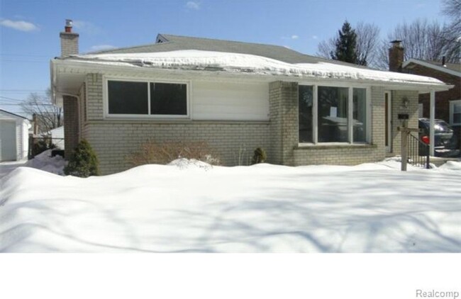 17694 Fox in Redford, MI - Foto de edificio - Building Photo