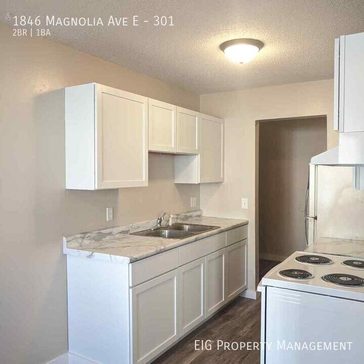 1846 Magnolia Ave E-Unit -301 in St. Paul, MN - Building Photo