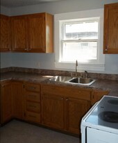 910 S Washington St in Aberdeen, SD - Building Photo