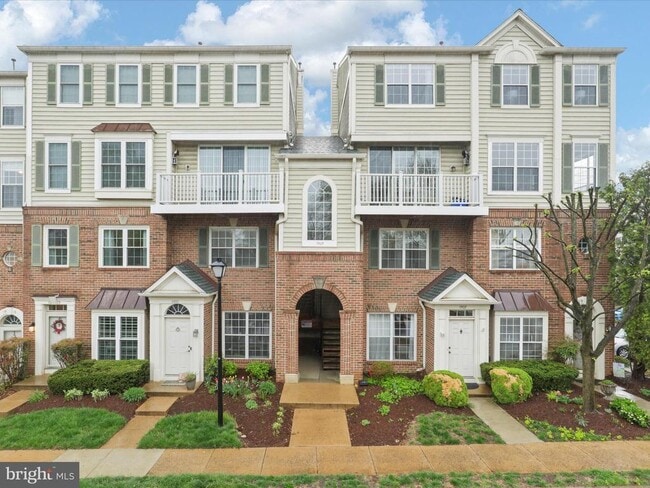 property at 1909 Kenwood Ave