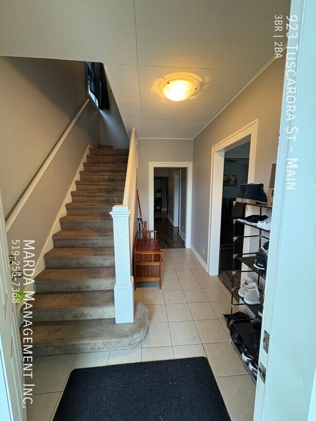 923 Tuscarora St in Windsor, ON - Building Photo - Building Photo