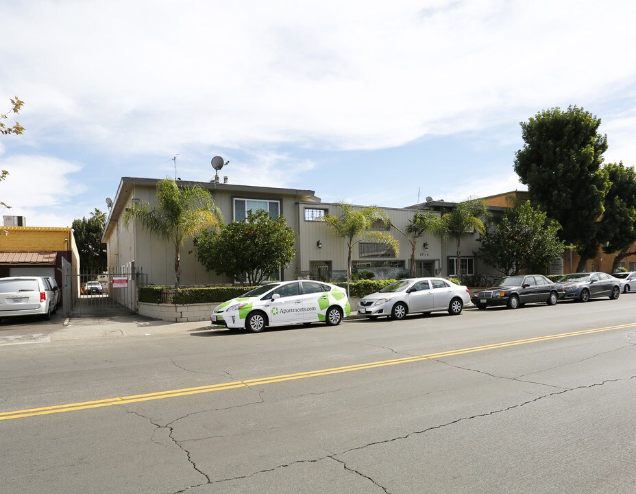 5716 Tujunga Ave in North Hollywood, CA - Building Photo