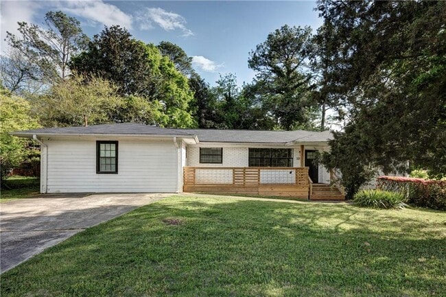 property at 3207 Bobbie Ln
