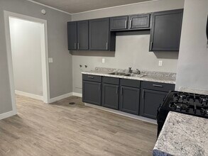 3878 Johnson Ave in Davenport, IA - Building Photo - Building Photo