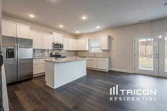 224 Margrave Dr in Holly Springs, GA - Building Photo - Building Photo