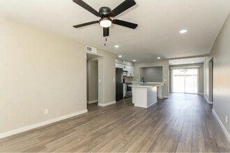 6566 W Magdalena Dr in Tempe, AZ - Building Photo - Building Photo