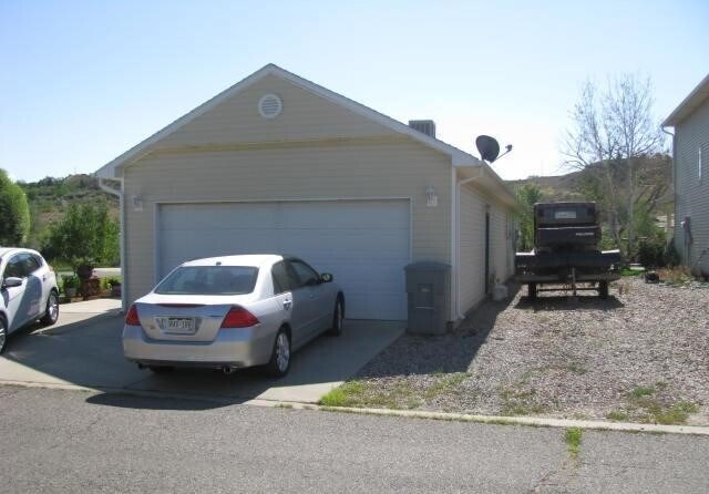 2829 Acacia Ave in Rifle, CO - Building Photo - Building Photo