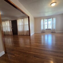 504 Corral Ln in Austin, TX - Foto de edificio - Building Photo