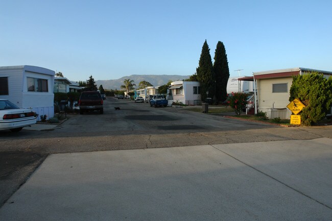 Wayside Village in Goleta, CA - Building Photo - Building Photo