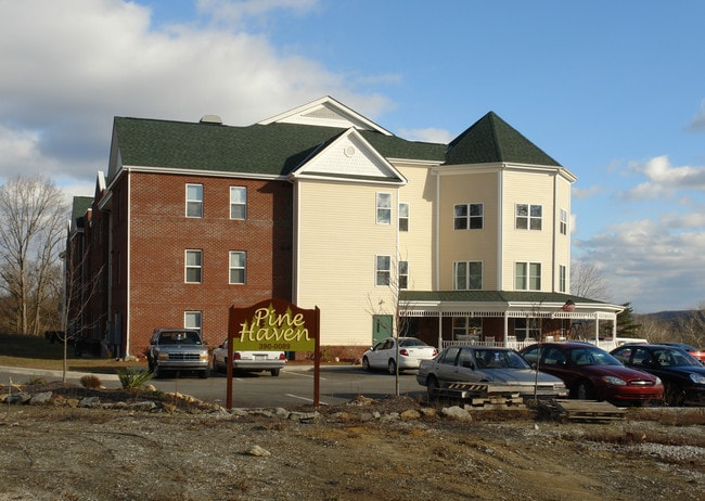 Pine Haven Apartments in Milton, WV - Building Photo - Building Photo