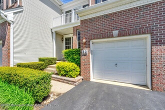 22 Hummingbird Dr in Englishtown, NJ - Building Photo - Building Photo