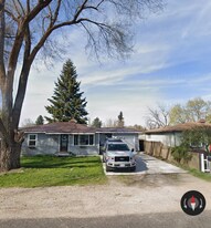 8209 E Indiana Ave in Spokane Valley, WA - Building Photo