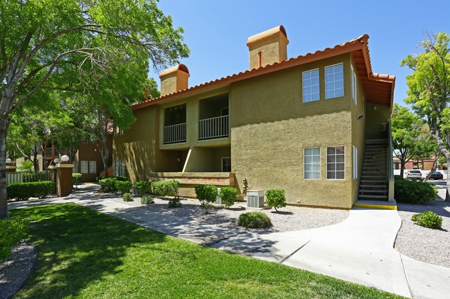 Diamondhead Apartments