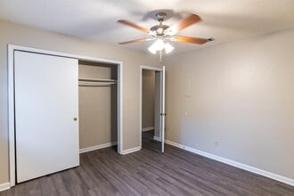 2201 Hartsfield Rd in Tallahassee, FL - Building Photo - Building Photo