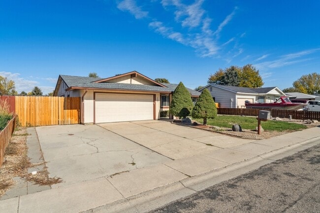 1508 W Elm Pl in Meridian, ID - Building Photo - Building Photo