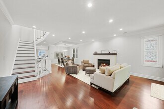 2512 N Artesian Ave in Chicago, IL - Building Photo - Building Photo