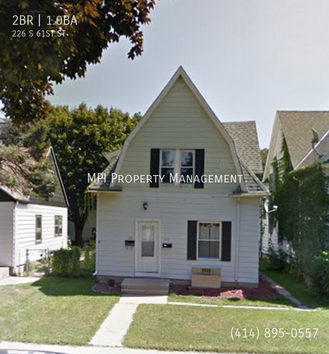 226 S 61ST St in Milwaukee, WI - Building Photo