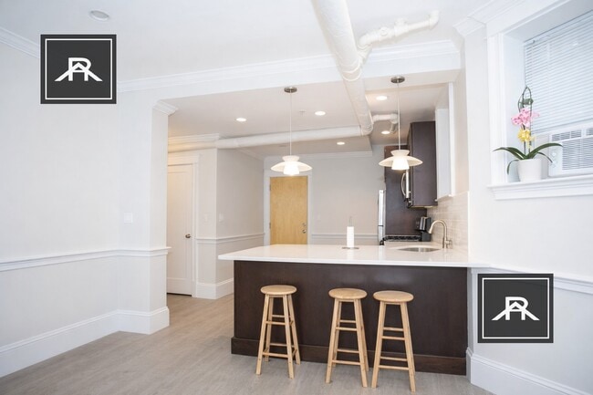 1340 Commonwealth Ave, Unit B in Boston, MA - Building Photo - Building Photo