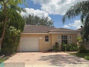 8990 NW 53rd Ct in Sunrise, FL - Building Photo - Building Photo