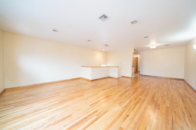 162 W 53rd St in Bayonne, NJ - Building Photo - Building Photo