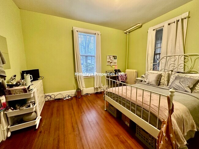 85 College Ave, Unit 1C in Somerville, MA - Building Photo - Building Photo