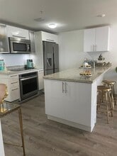 185 SW 7th St, Unit 2014 in Miami, FL - Foto de edificio - Building Photo