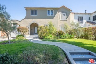 1036 Keniston Ave in Los Angeles, CA - Building Photo