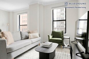 200 E Chestnut St in Chicago, IL - Building Photo