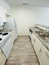 395 Beaver Kreek Center in North Liberty, IA - Building Photo - Building Photo